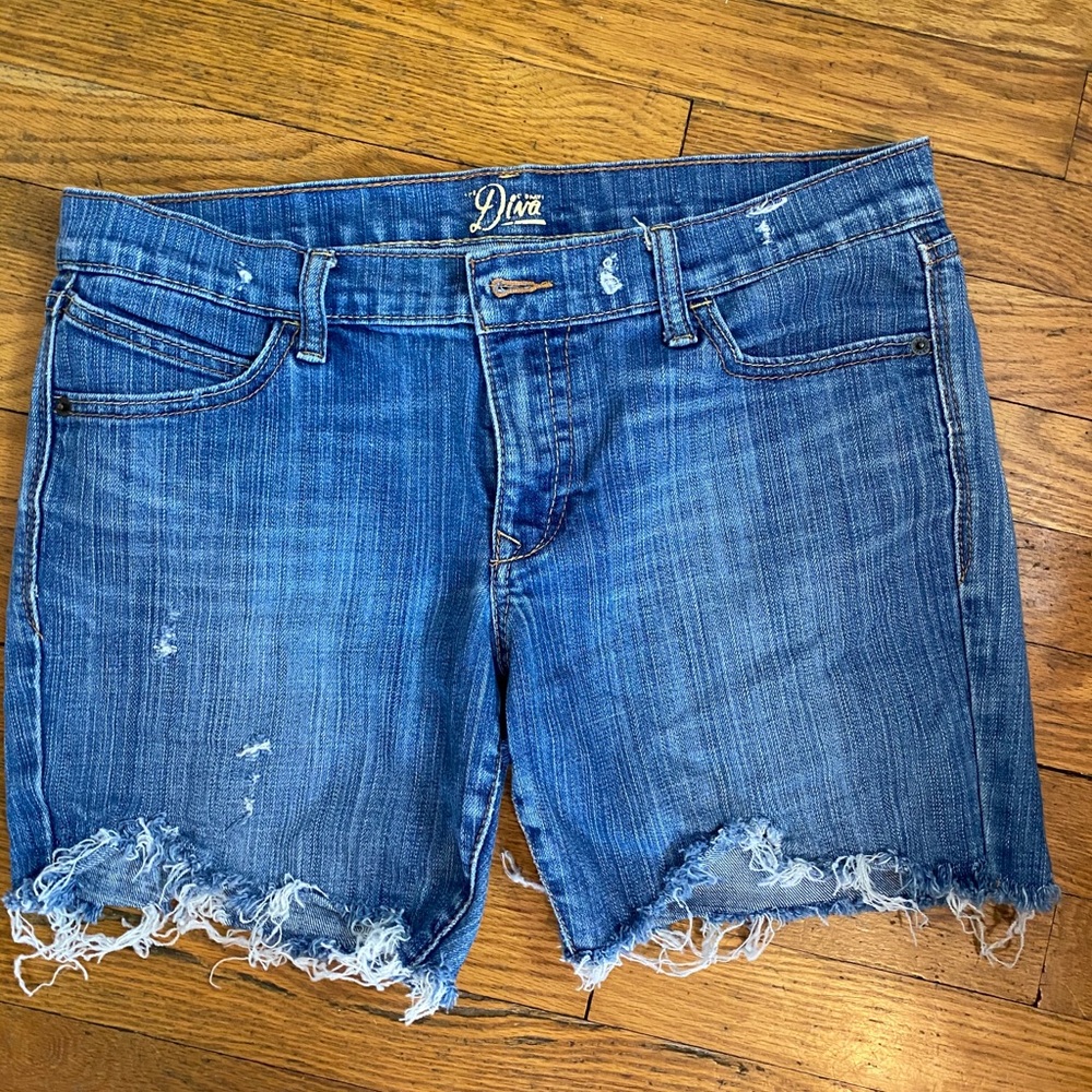 Distressed shorts